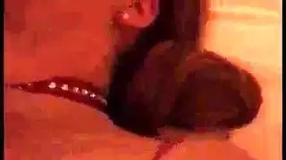 محجبه تمص لصديقها