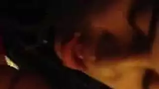 فاتنة الهندي الجميلة هي الحصول على بوسها يمسح في الطبيعة ويئر من المتعة أثناء كومينغ.