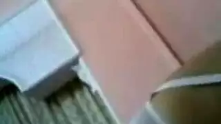 شاب نسوانجي مع فرسة مصرية قمر تركب زبه و تصورت و تدلعه بآهات ناااار