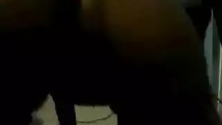 الدهون الهواة في سن المراهقة امرأة سمراء تمتص ديك زميلها حتى تتمكن من الحصول على وظيفة لطيفة