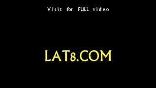 فتاة لاتينية جميلة شعرها كيرلي تصرخ من الشهوة والزب يفشخ كسها في عدة أوضاع ملتهبة