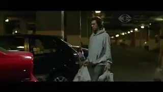 عملت سمراء الجمال الساخنة كما متجرد في النادي الليلي المحلي قبل أن تظهر أصدقائها