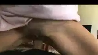 جبهة مورو قرنية ومراهقة لا يمكن أن تعيق من النزول والقذرة مع جارهم الجديد.