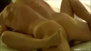 تحب كاترينا جادي العمل في استوديو محلي وممارسة الجنس غير الرسمي مع زملائها