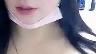 فتاة لطيف تحصل مارس الجنس في الجزء الخلفي من سيارة أجرة ومحاولة عدم أن يان بصوت عال.