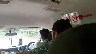 تود أن تضع لسانها في كسها