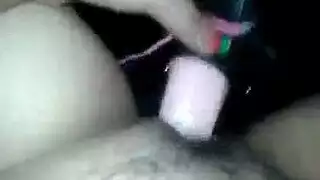 اثنين من الفاسقات التي تحاول اثنين مشعرات الديك