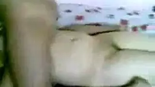 سكس محارم مصري و شاب نياك ينيك أخته من أمه بعد أن يغريها ويجعلها تعشقه