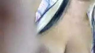 هذا في سن المراهقة أشقر رائع ليس له أدنى فكرة عندما ستعمل أصدقائها سخيف بوسها الحلو