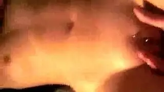 إحضار ثلاث شابات هنا