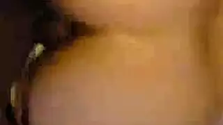 أم هنتاي ناضجة ذات شعر قصير ، كيارا لين تمارس الجنس مع صديقتها الأصغر رغم أنها تحب الديك الضخم