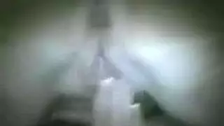 كانت فاتنة آسيوية مثيرة ركوب دسار الزجاج لزوجها ، بينما كانت تحصل على بوسها لعق