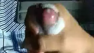 غير مطيع حار مع عيون زرقاء جميلة ركوب الديك