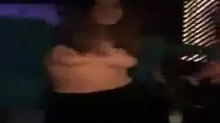 الفراخ الحفلة العارية لديها الحزب الذي تم إيقافه في استمناء