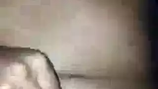 أخت لديها متعة مع بوسها على كام