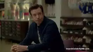 الشقراء المظهر الساخنة تحصل على جسدها الجميل مسمر من مدلك.