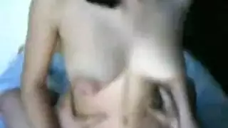 حبيبة الثانوية الجميلة عارية على السرير و صاحبها يصورها قبل ما يدعكها نياكة حبيبة الثانوية الجميلة عارية على السرير و صاحبها يصورها قبل ما يدعكها نياكة