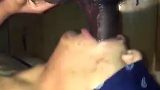 فاتنة ملثمة مع الحمار الوردي الناعم ، أنابيل رين تمارس الجنس مع جارتها