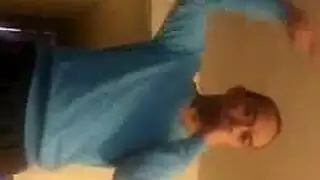 سخيف البريطانيين القوي في الحمام