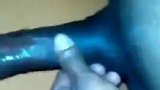 الحي الغريب على وشك أن يكون مدللًا تمامًا من قبل كتكوت مختلط مثير