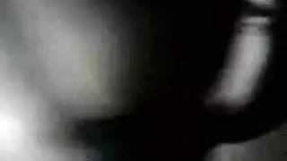 تسللت جينا جول ثيمي إلى منزل جارها لتفقد صديقته لتقرر ما إذا كانت على استعداد لمضاجعته