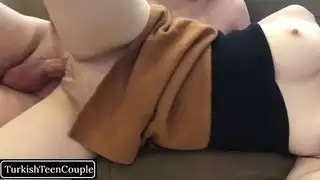 يتم القبض على أختها مع بوسها الرطب