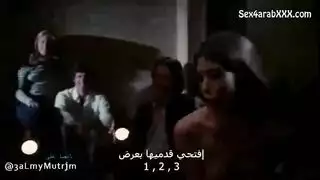 مترجم : زوج امي يعشق رائحة كسي