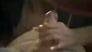 يعطي آسيوية مرحة الرأس