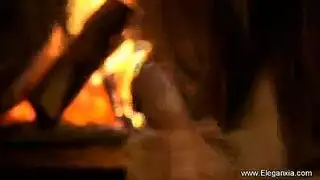 جبهة مورو الغريبة هي ركوب ديك صخرة قاسية أثناء الحصول على عصا سحرية في كسها الرطب.