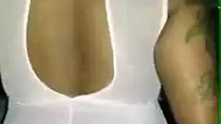 الحمار الكبير امرأة ناضجة كانت تشعر بالملل من امتصاص ديك ابنها، لذلك كان لديها ممارسة الجنس معه