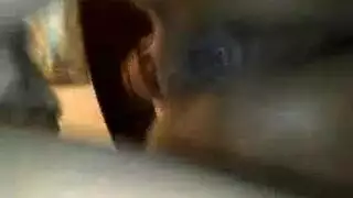 صبي المشاغب من الصعب على طاولة البلياردو