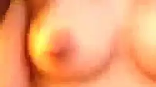 مطعم جميل يجعل زوجين صنم سخيف بعضهما البعض، فقط للمتعة، هنا