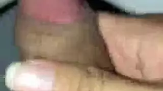 اثنين من الفراخ تظهر الثدي الصغيرة في فئة التدليك
