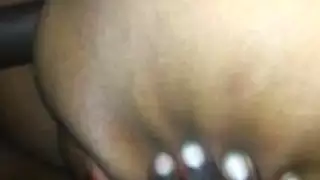 فاتنة برازيلية مفلس تتمتع بي بي سي في موقف رعاة البقر