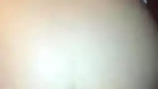 فتاة هواة مع وجه مدهش تمتص والملاعين