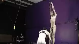 الفرعي الأسود التعامل مع اثنين من ديكس السوداء