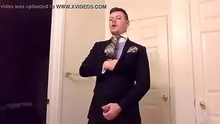 رجل وسيم ، أسود وعاهرة مذهلة سخيف مثل الحيوانات البرية ، والاستمتاع بها كثيرا.