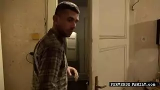 سوزان قرنية ولا يمكن أن تنتظر حتى تشعر بأن اثنين من الديوك الصلبة في مؤخرتها