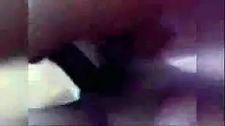 فاجره تعبانه جوزها ينام معاها ويدخله في كسها وتهيج حصرى