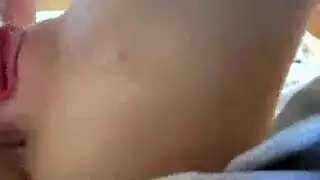 أنيق شقراء يحصل على الديك مارس الجنس بجد