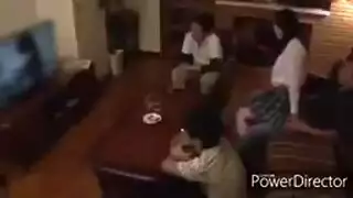 ابنتي وأنا يلعب مع قضيبه.