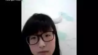 فاتنة الآسيوية مارس الجنس مع رجل متزوج وحصلت نائب الرئيس في جميع أنحاء عينيها