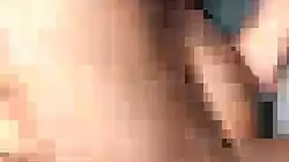 إلهة سمراء مفلس تضع يدها على قضيب أسود كبير ، وهي راكعة في بلاطها إلهة سمراء مفلس تضع يدها على قضيب أسود كبير ، وهي راكعة في بلاطها