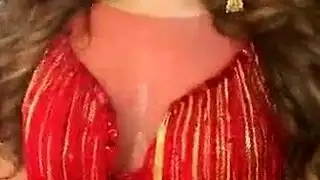 احتاجت فاتنة الهندية إلى اللعنة الجيدة ، حتى في العمل ، وانتهى بها الأمر إلى مارس الجنس بشكل أفضل من أي وقت مضى.