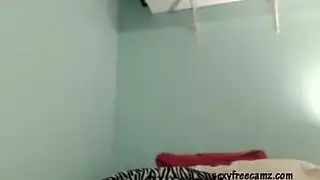 الطالب الذي يذاكر كثيرا فتاة الممرضات بعض ملابس داخلية مثيرة