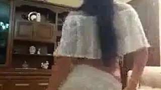 شعرت كوغار الرومانسية برغبة شديدة في ممارسة الجنس الشرجي الوحشي ، لذلك عرضت نفسها على شخص غريب