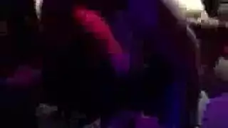 امرأة سوداء مفلس يحب الحصول على دسار الأخضر ولعبة الجنس الأزرق الكبير