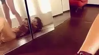 صوفيا مالون يمتص الديك والحصول عليها عميقة كما يمكن أن تبتلعها.