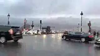 السيدة باريس جاكسون لديها وقت في يديها وركبتيها لامتحان تريدها.