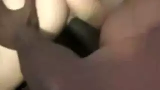 تمسك زبه الاسود و تاخذه للغرفة حتى تتمتع به و يتمتع بجسمها الابيض الشهي